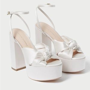 Loeffler Randal Roz Cream EUC sz 7